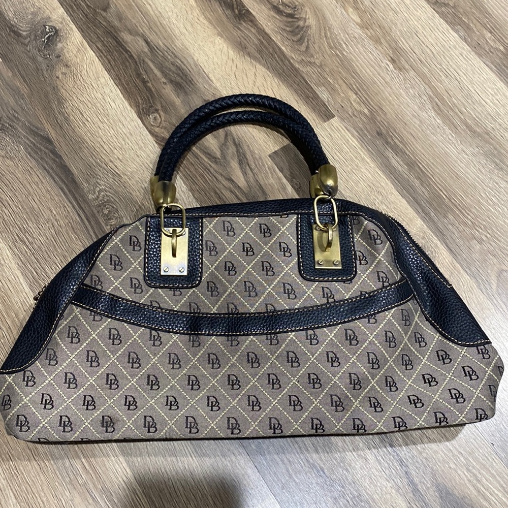 🍂 Dooney & Bourke Inc. Brown Shoulder Bag 🍂